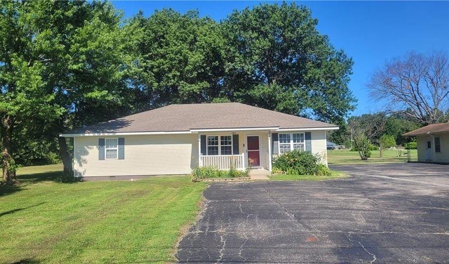 610 N West St, Arma, KS 66712 - 4 Beds, 2 Bath