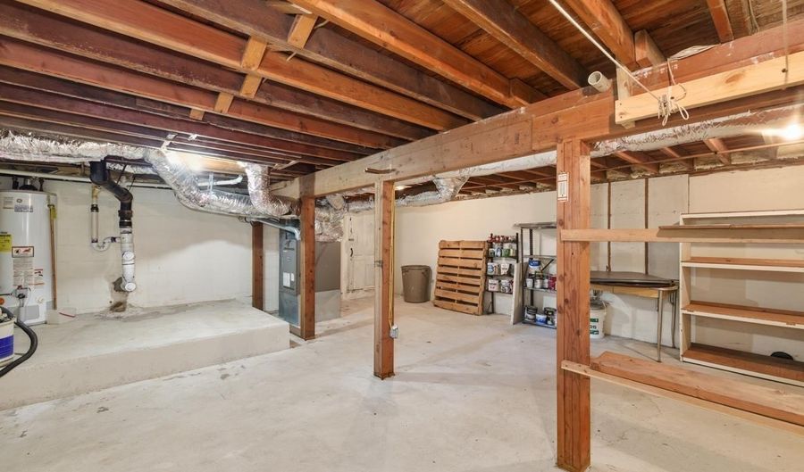 108 WOLCOTT St, Albin, WY 82050 - 2 Beds, 1 Bath