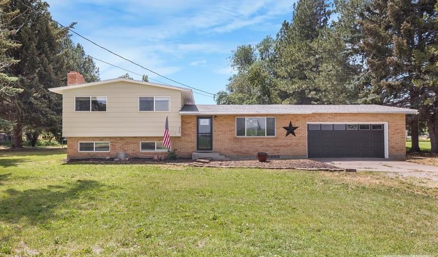 339 W 350 N, Blackfoot, ID 83221 - 4 Beds, 2 Bath
