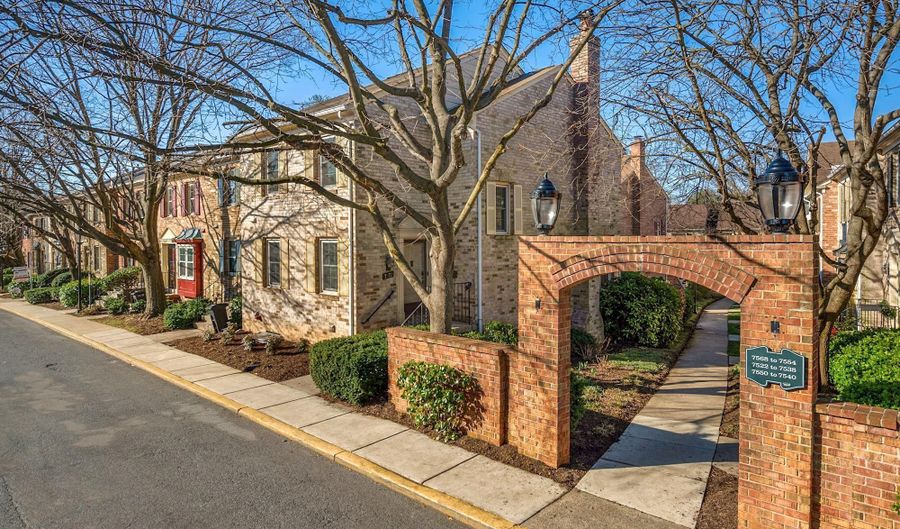 7572 WESTLAKE Ter 56, Bethesda, MD 20817 - 4 Beds, 4 Bath