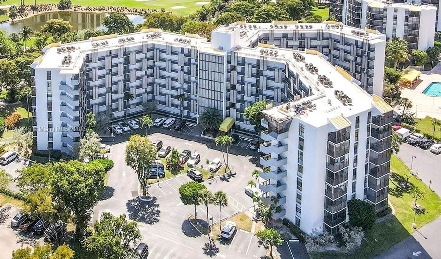20500 W Country Club Dr 303, Aventura, FL 33180 - 1 Beds, 1 Bath