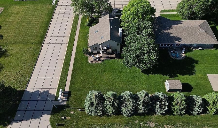 1440 Pine Tree Ct, Arlington, NE 68002 - 3 Beds, 3 Bath