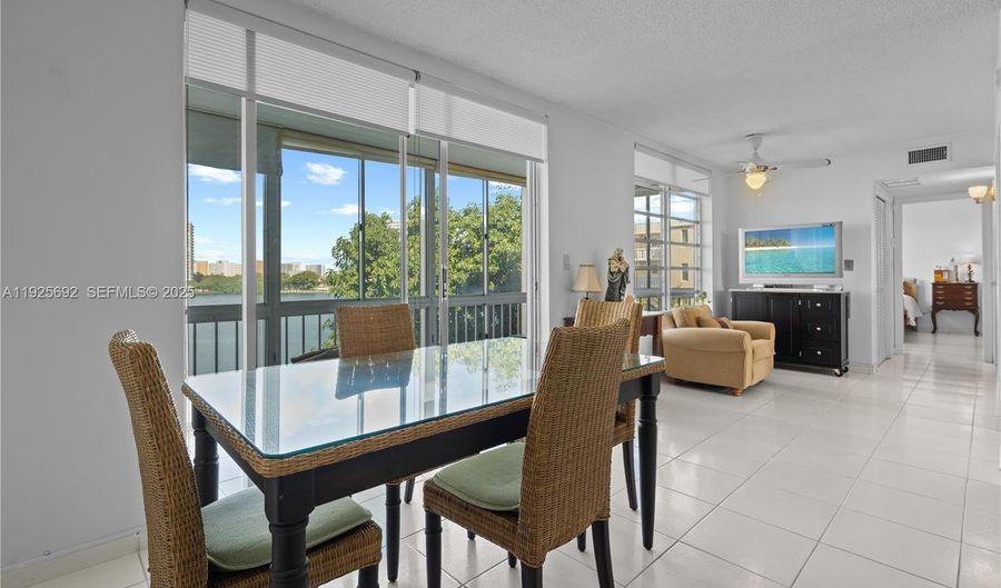 2999 POINT EAST Dr C-502, Aventura, FL 33160 - 1 Beds, 1 Bath