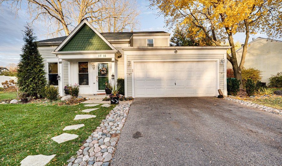 1715 Riverwood Dr, Algonquin, IL 60102 - 3 Beds, 2 Bath