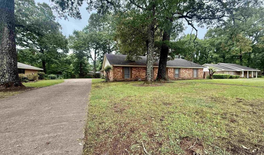 2014 CAPELLA Dr, Bastrop, LA 71220 - 3 Beds, 3 Bath