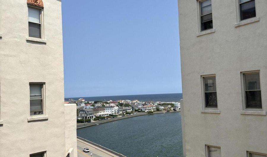 400 Deal Lake Dr 8F, Asbury Park, NJ 07712 - 2 Beds, 2 Bath