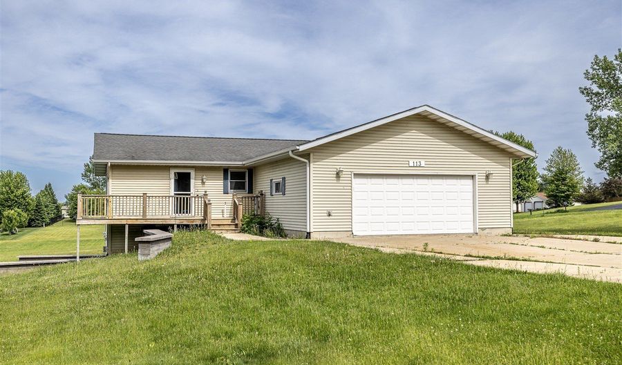 113 Meadow View Dr, Alma Center, WI 54611 - 3 Beds, 2 Bath