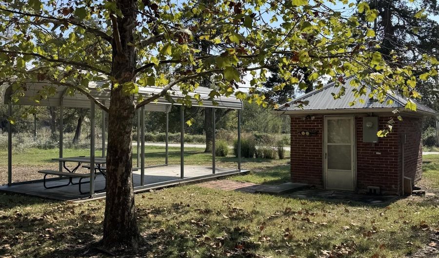 11 W Dade 22, Arcola, MO 65603 - 0 Beds, 0 Bath