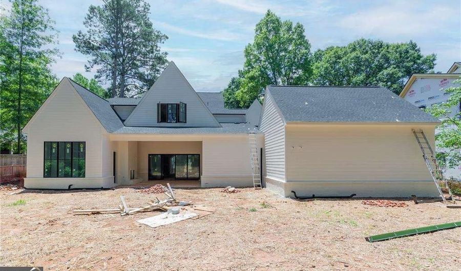 195 Shady Grv, Alpharetta, GA 30009 - 5 Beds, 6 Bath