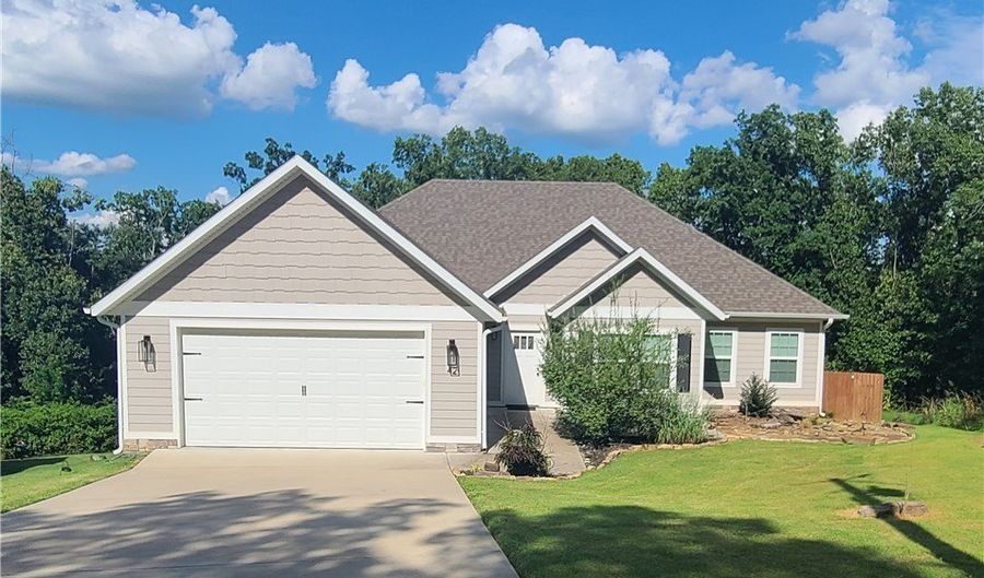 42 Tummell Dr, Bella Vista, AR 72715 - 4 Beds, 2 Bath