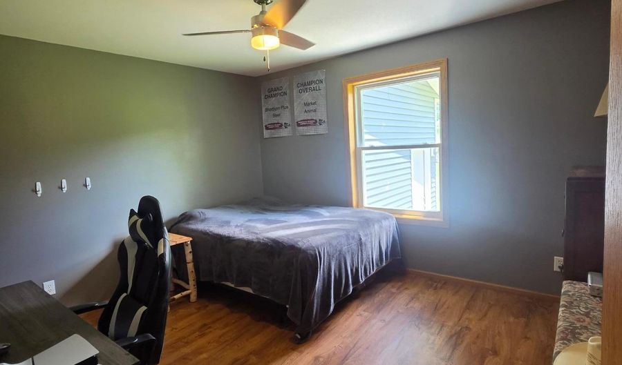 207 2nd Ave NW, Altura, MN 55910 - 4 Beds, 3 Bath