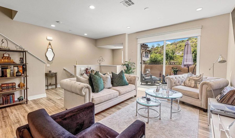 4347 Harbor Way 4, Oceanside, CA 92056 - 3 Beds, 4 Bath