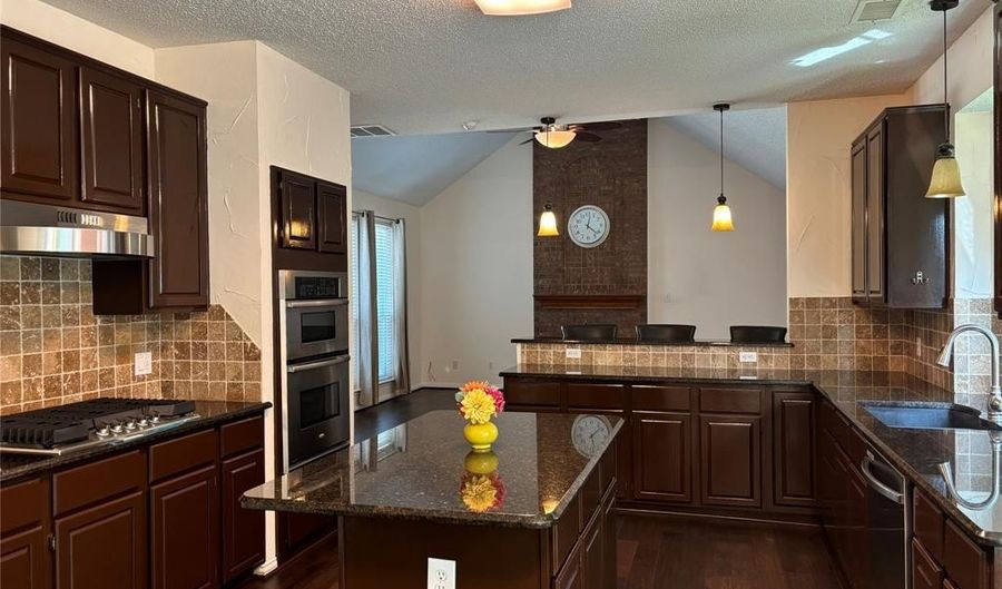 609 Falling Leaf Dr, Allen, TX 75002 - 5 Beds, 3 Bath