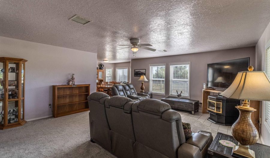 6663 Us 64, Bloomfield, NM 87413 - 3 Beds, 2 Bath