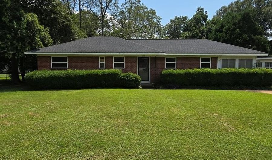 138 Columbia Ave, Americus, GA 31709 - 3 Beds, 2 Bath