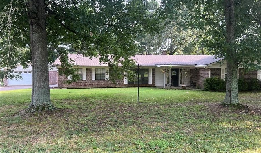 2907 Coral Cir, Alma, AR 72921 - 3 Beds, 2 Bath