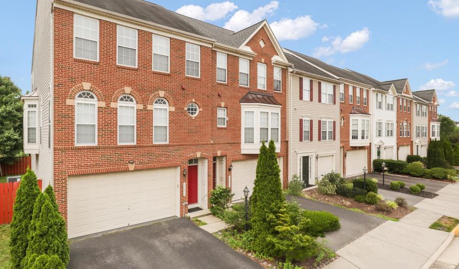 25435 PEACEFUL Ter, Aldie, VA 20105 - 3 Beds, 4 Bath
