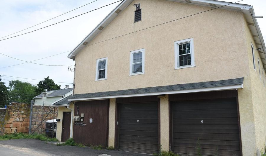 103 OAK St, Ambler, PA 19002 - 3 Beds, 1 Bath