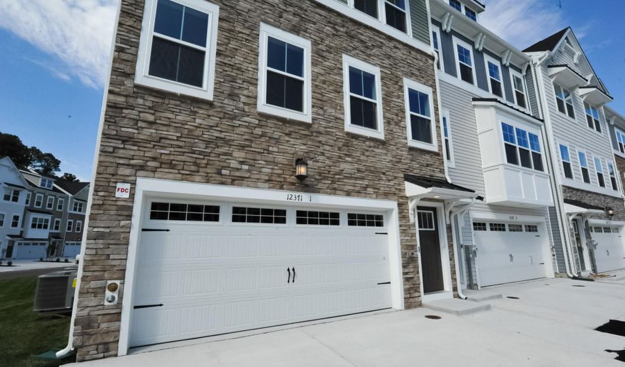 12371 SEA OAKS Ln 1, Berlin, MD 21811 - 3 Beds, 5 Bath