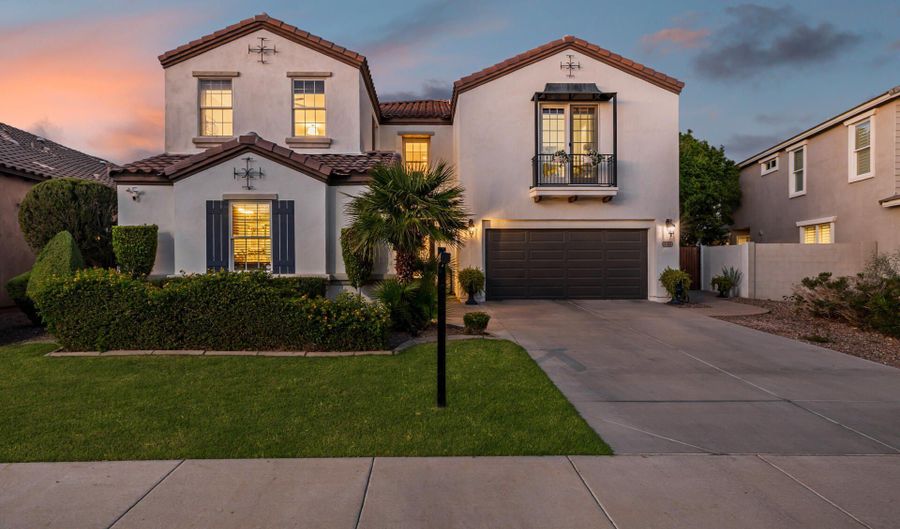 846 E MEAD Dr, Chandler, AZ 85249 - 5 Beds, 4 Bath