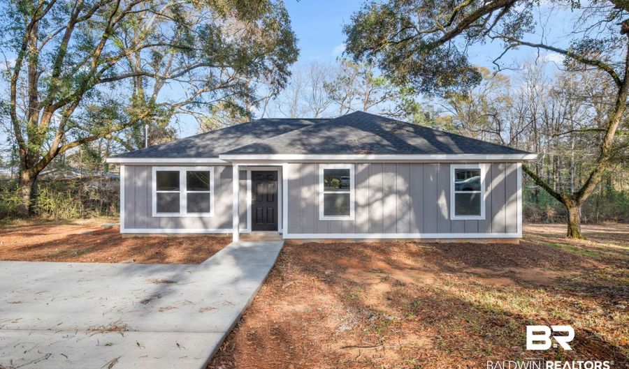107 W 15th St, Bay Minette, AL 36507 - 3 Beds, 2 Bath