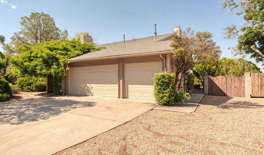 12704 EASTRIDGE Pl NE, Albuquerque, NM 87112 - 4 Beds, 3 Bath