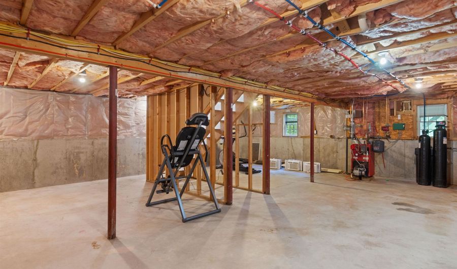 633 Beauty Hill Rd, Barnstead, NH 03218 - 3 Beds, 2 Bath
