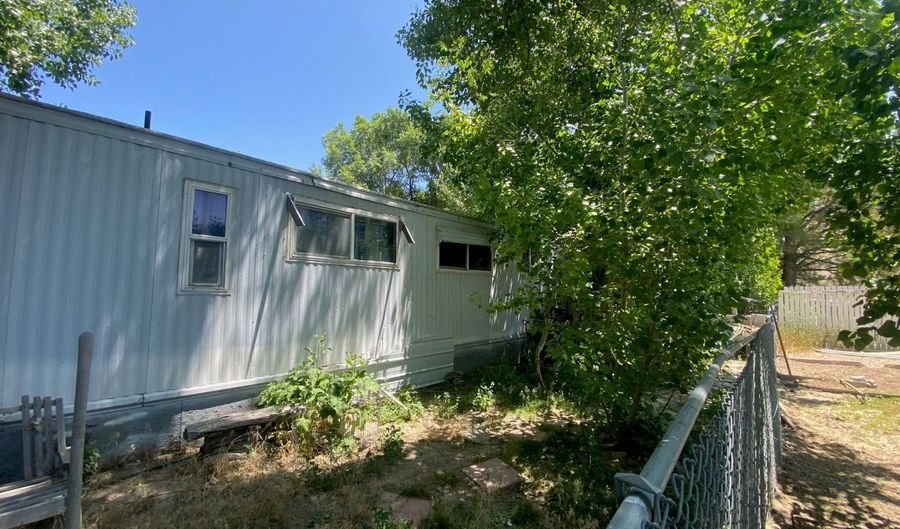 126 W Adams St, Elko, NV 89801 - 2 Beds, 2 Bath