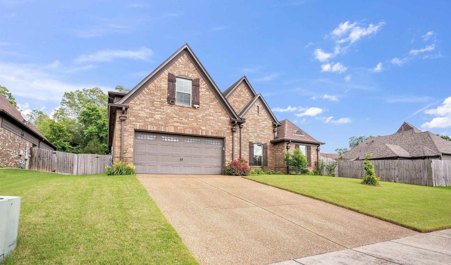 3294 RICHLAND Crk, Bartlett, TN 38133 - 5 Beds, 3 Bath