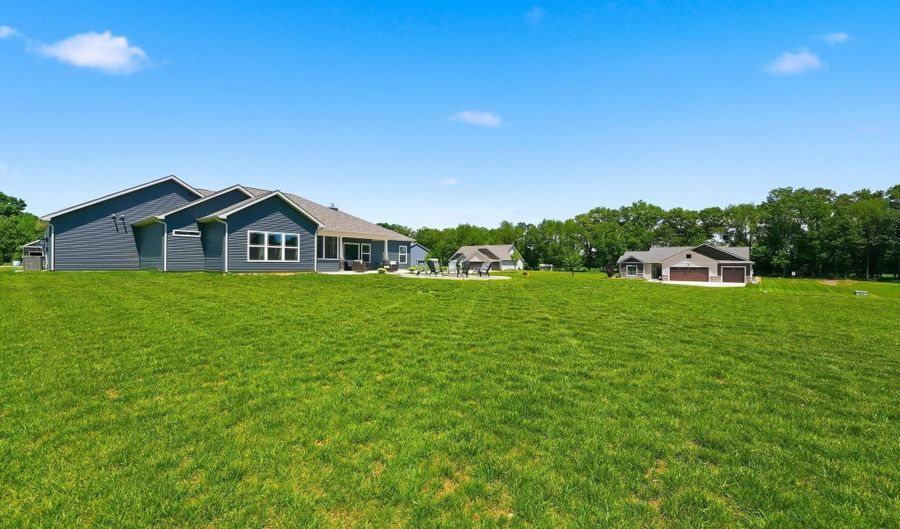 15 Kodak Ln, Angola, IN 46703 - 3 Beds, 3 Bath