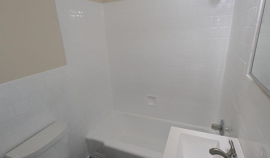 6327 WILLOWOOD Ln, Alexandria, VA 22310 - 3 Beds, 3 Bath