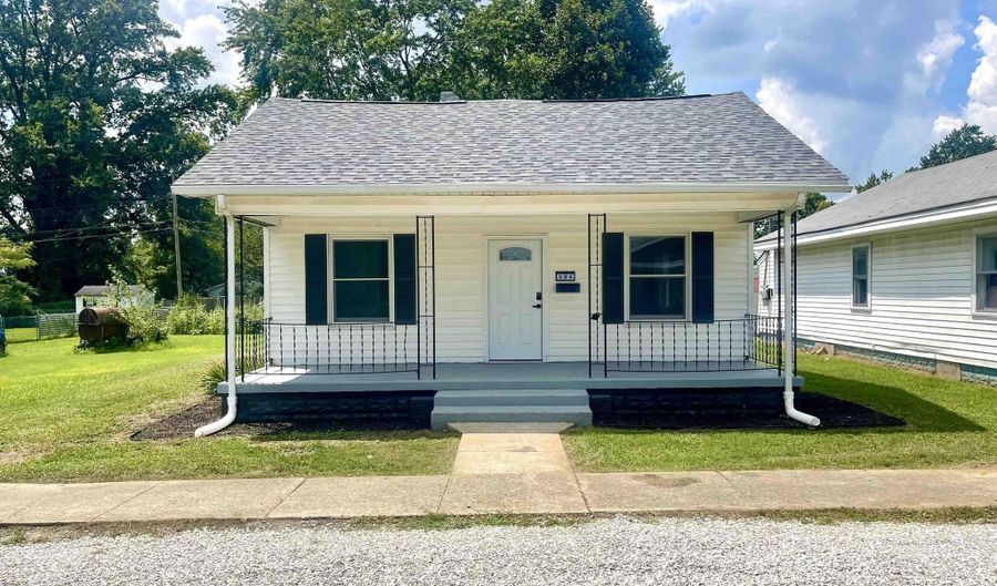 504 S Maple St, Bicknell, IN 47512 - 3 Beds, 1 Bath