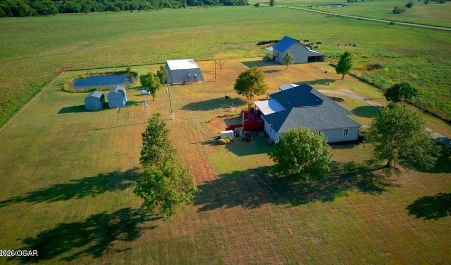 1011 12000 Rd, Altamont, KS 67330 - 4 Beds, 4 Bath