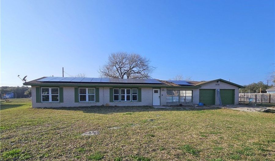 1918 S Commercial St, Aransas Pass, TX 78336 - 3 Beds, 2 Bath