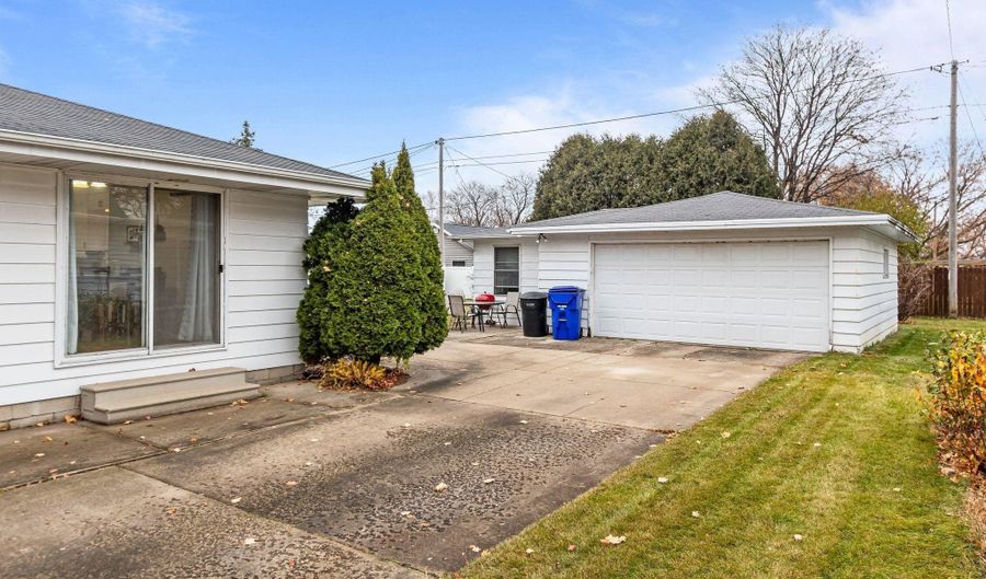 1920 E FRANCES St, Appleton, WI 54911 - 3 Beds, 1 Bath