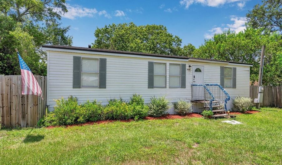 1222 ROWELL St, Auburndale, FL 33823 - 3 Beds, 2 Bath