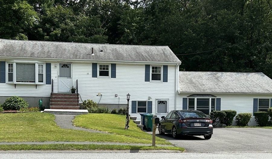 7 Heidi Ln, Billerica, MA 01821 - 2 Beds, 1 Bath