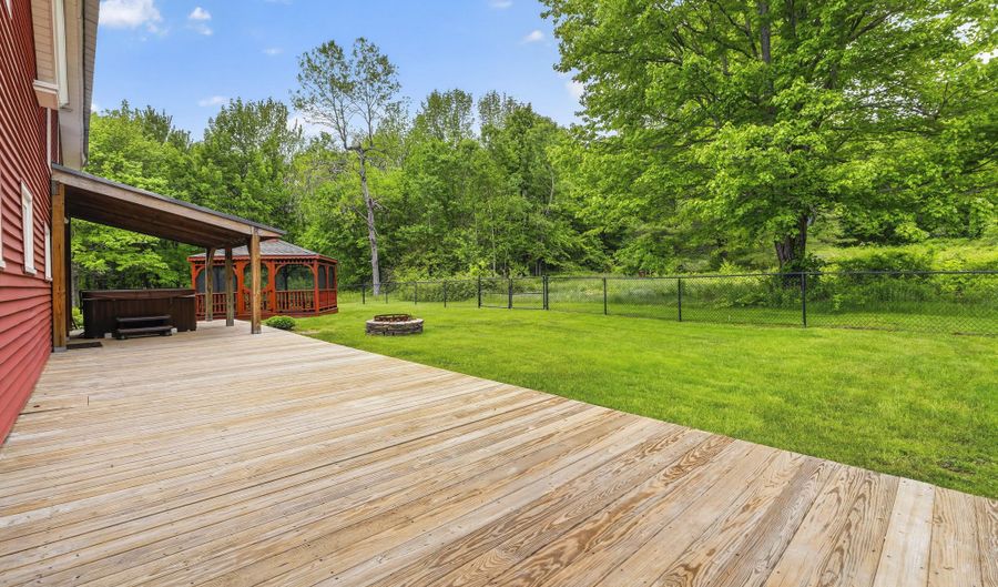 241 E Hardscrabble Rd, Auburn, ME 04210 - 6 Beds, 4 Bath