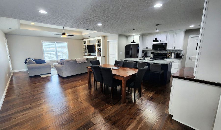 202 Elizabeth Way, Bardstown, KY 40004 - 3 Beds, 2 Bath