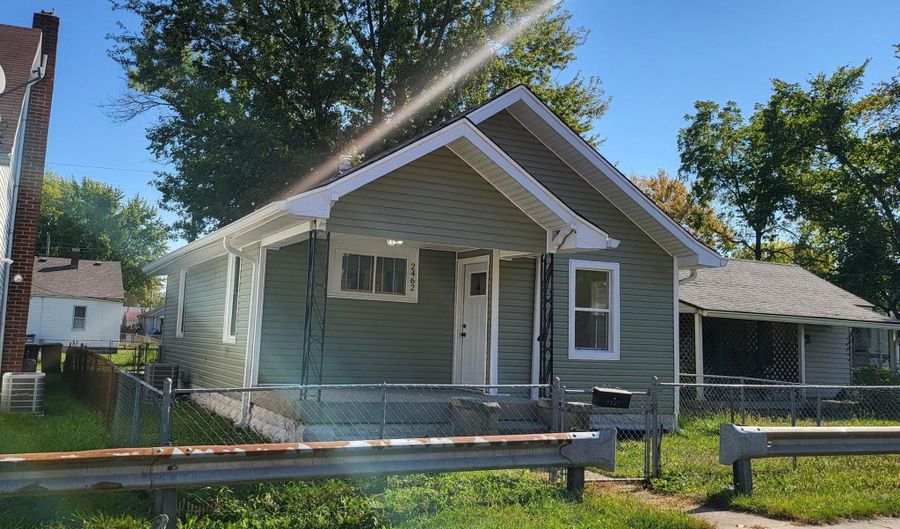 2462 Main St, Anderson, IN 46016 - 3 Beds, 1 Bath