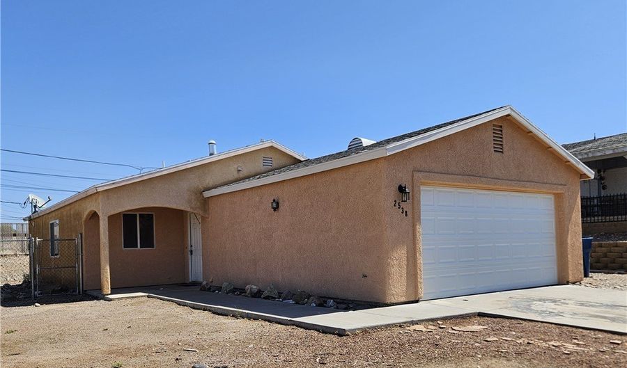 2538 Country Club Ln, Bullhead City, AZ 86442 - 3 Beds, 2 Bath