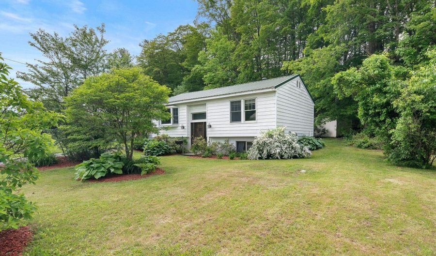 164 Chestnut St, Brattleboro, VT 05301 - 3 Beds, 1 Bath