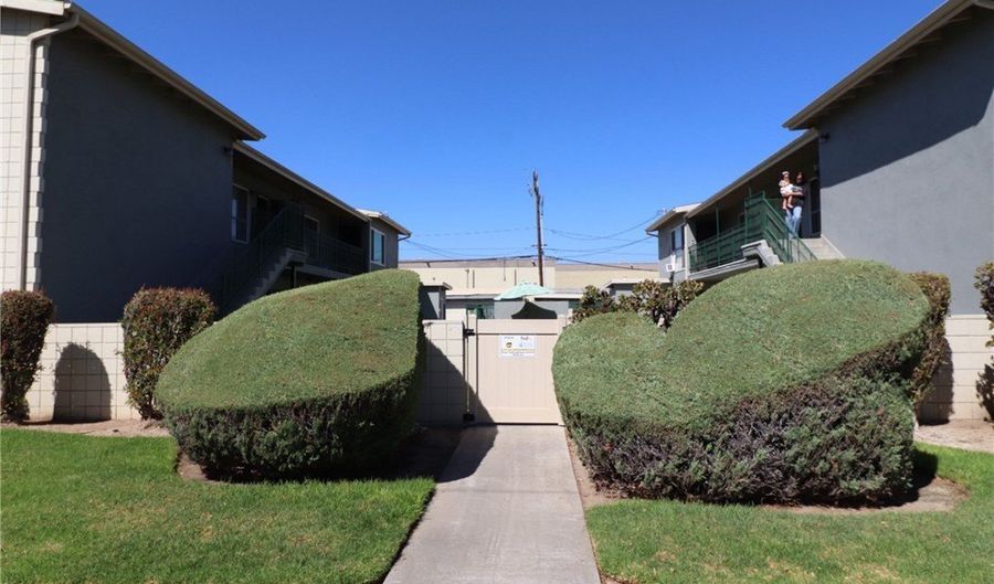 2227 E Westport 2, Anaheim, CA 92806 - 1 Beds, 1 Bath