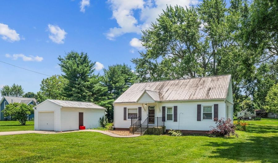 107 Vine St, Ashley, OH 43003 - 3 Beds, 1 Bath