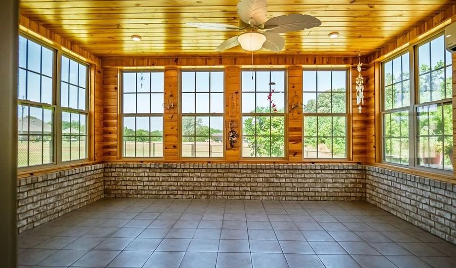 14103 Hwy 35 S, Batesville, MS 38606 - 3 Beds, 3 Bath