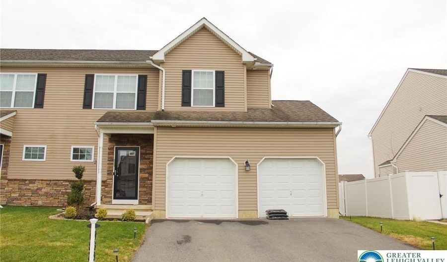 935 Graystone Cir, Allen, PA 18067 - 3 Beds, 3 Bath