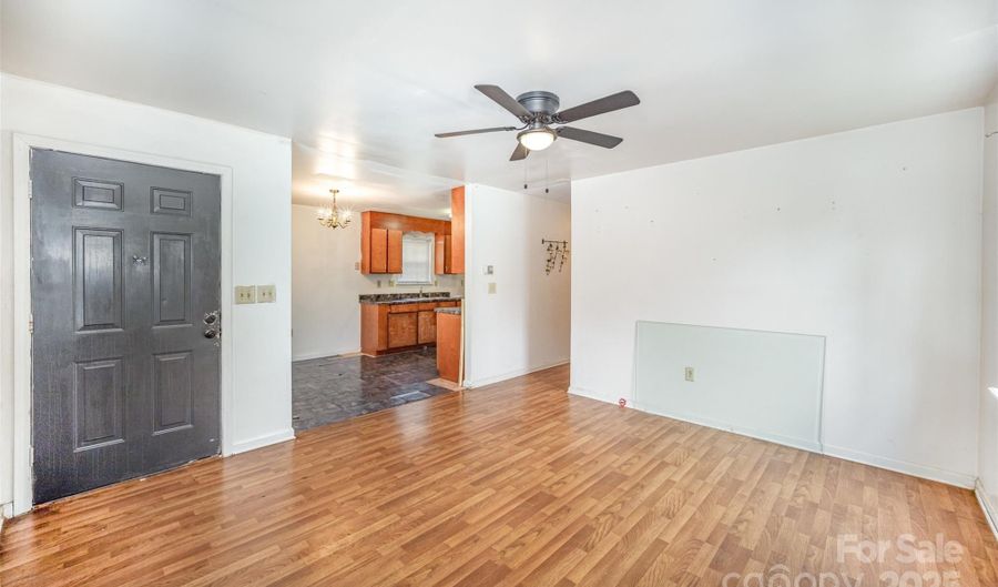 820 E 18th St, Charlotte, NC 28205 - 3 Beds, 2 Bath