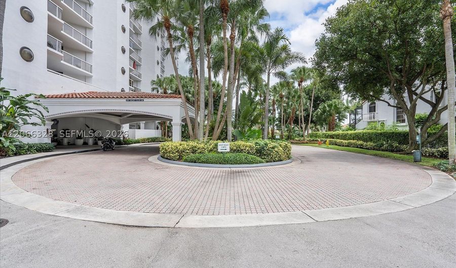 3610 Yacht Club Dr 1114, Aventura, FL 33180 - 2 Beds, 2 Bath