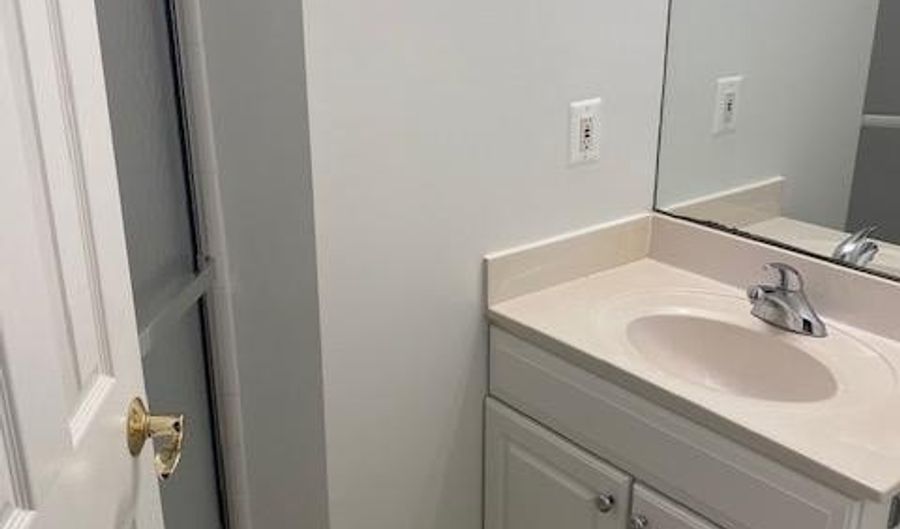 8309 OLD SEVEN LOCKS Rd A, Bethesda, MD 20817 - 3 Beds, 2 Bath