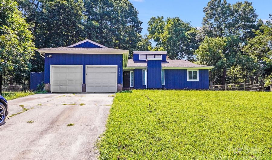 12031 Rock Canyon Dr, Charlotte, NC 28226 - 3 Beds, 2 Bath